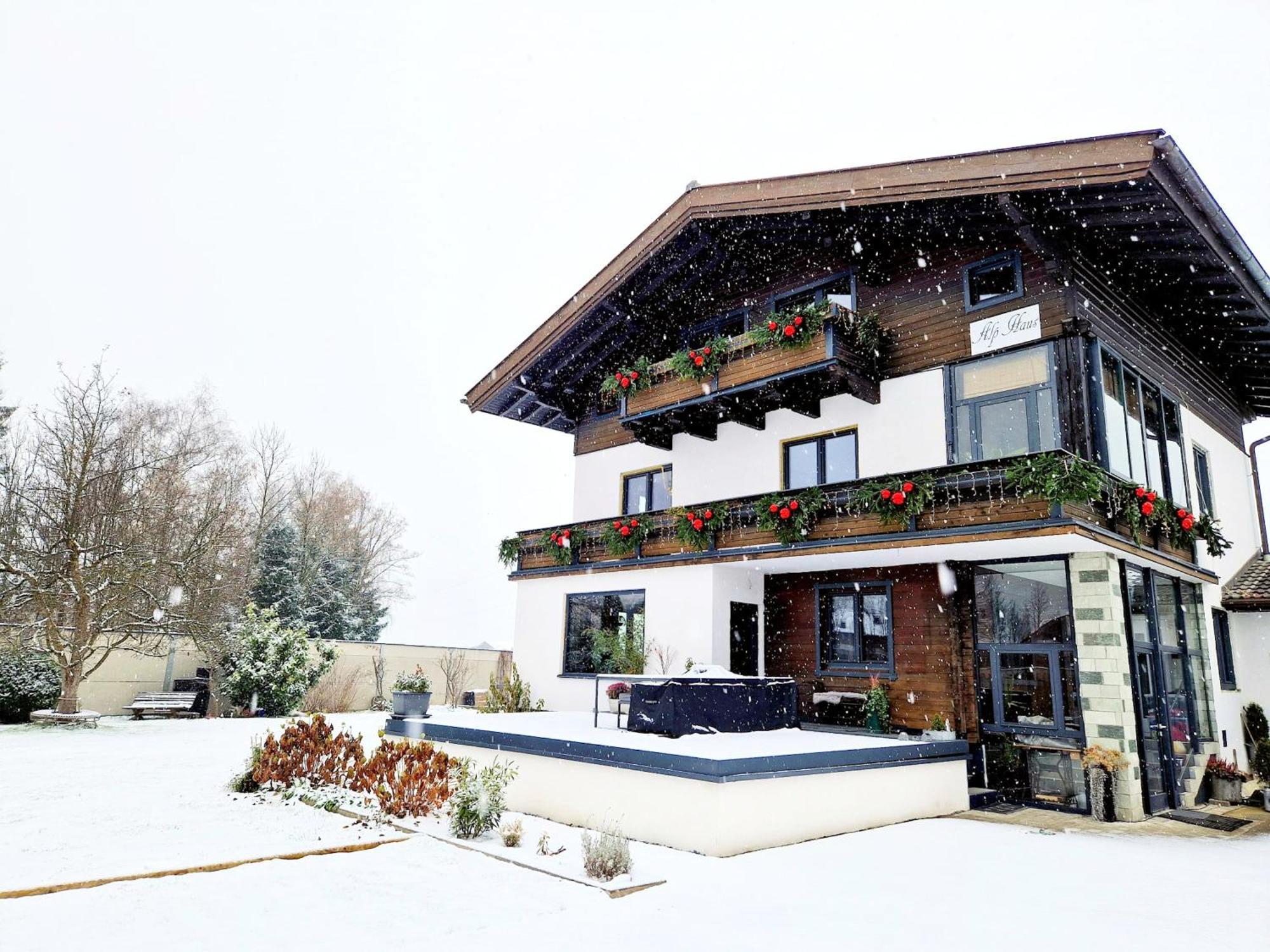 フッシュ・アン・デア・グロースグロックナーシュトラーセAlp Haus Grossglocknerアパートメント エクステリア 写真
