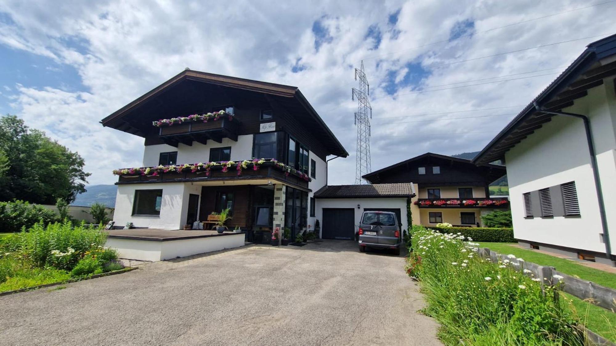 フッシュ・アン・デア・グロースグロックナーシュトラーセAlp Haus Grossglocknerアパートメント エクステリア 写真